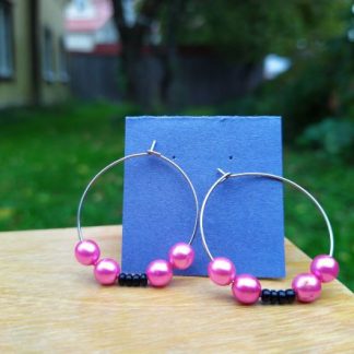 Pinkkimustat rengaskorvakorut